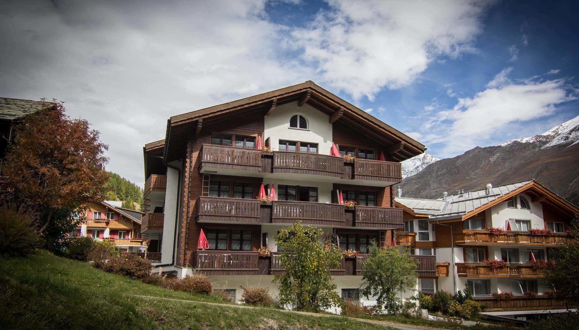 Bed and Breakfast Berghof Garni - The Dom Collection Saas-Fee Exterior foto