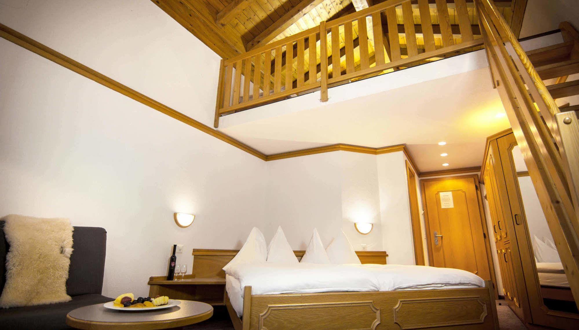 Bed and Breakfast Berghof Garni - The Dom Collection Saas-Fee Exterior foto